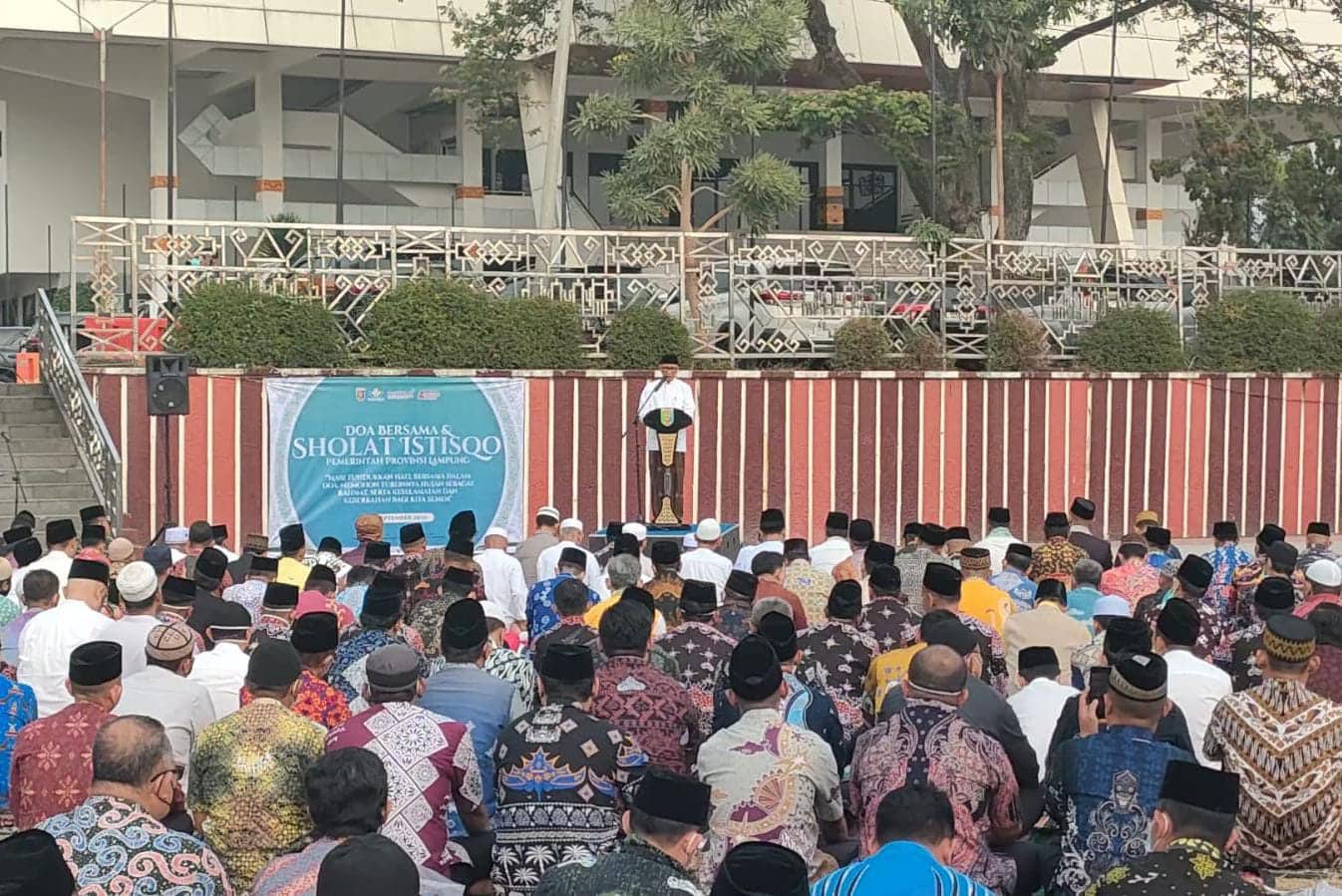 Kemarau Makin Terasa, Lampung Ketuk Pintu Langit Lewat Salat Istisqa