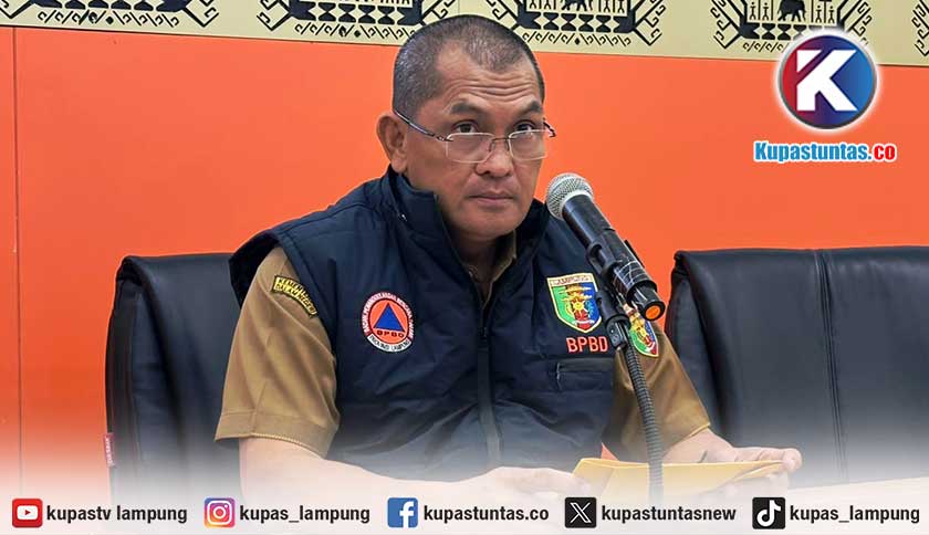 BNPB Kembali Kerahkan Helikopter Water Bombing Padamkan Karhutla di TN Way Kambas