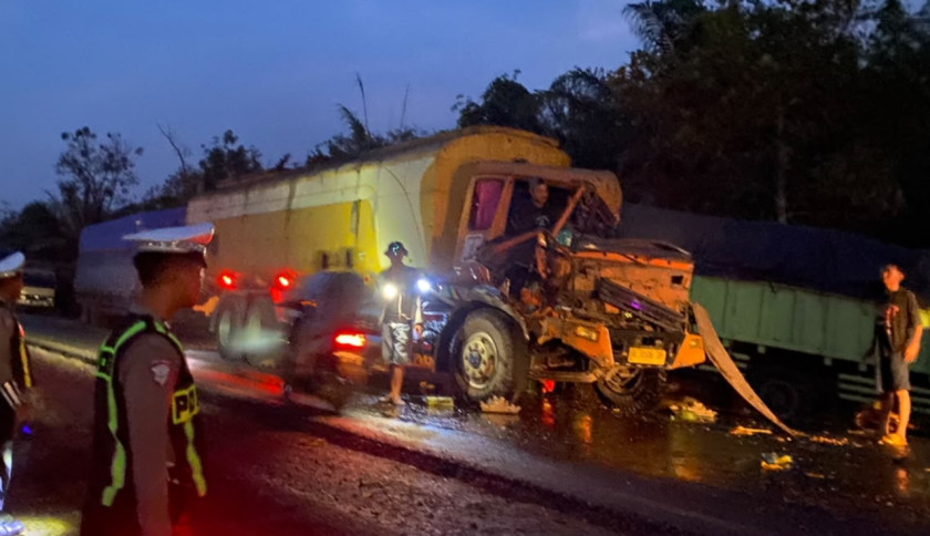 Tiga Truk Fuso Terlibat Kecelakaan di Jalintim Mesuji, Satu Orang Luka