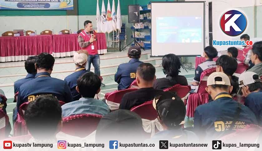 Tingkatkan Keselamatan Kerja, PLN UP3 Pringsewu ULP Talang Padang Edukasi Pekerja Jaringan Internet Terkait Bahaya Listrik dan K3