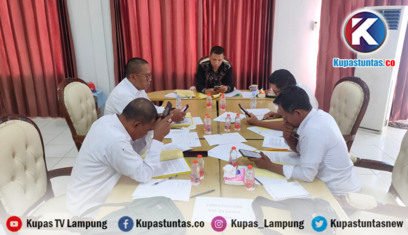 ‎Jurnalis Kupas Tuntas Grup Agus Susanto Raih Nilai Tertinggi UKW Madya PWI Lamtim, Bupati Ela Ucapkan Selamat