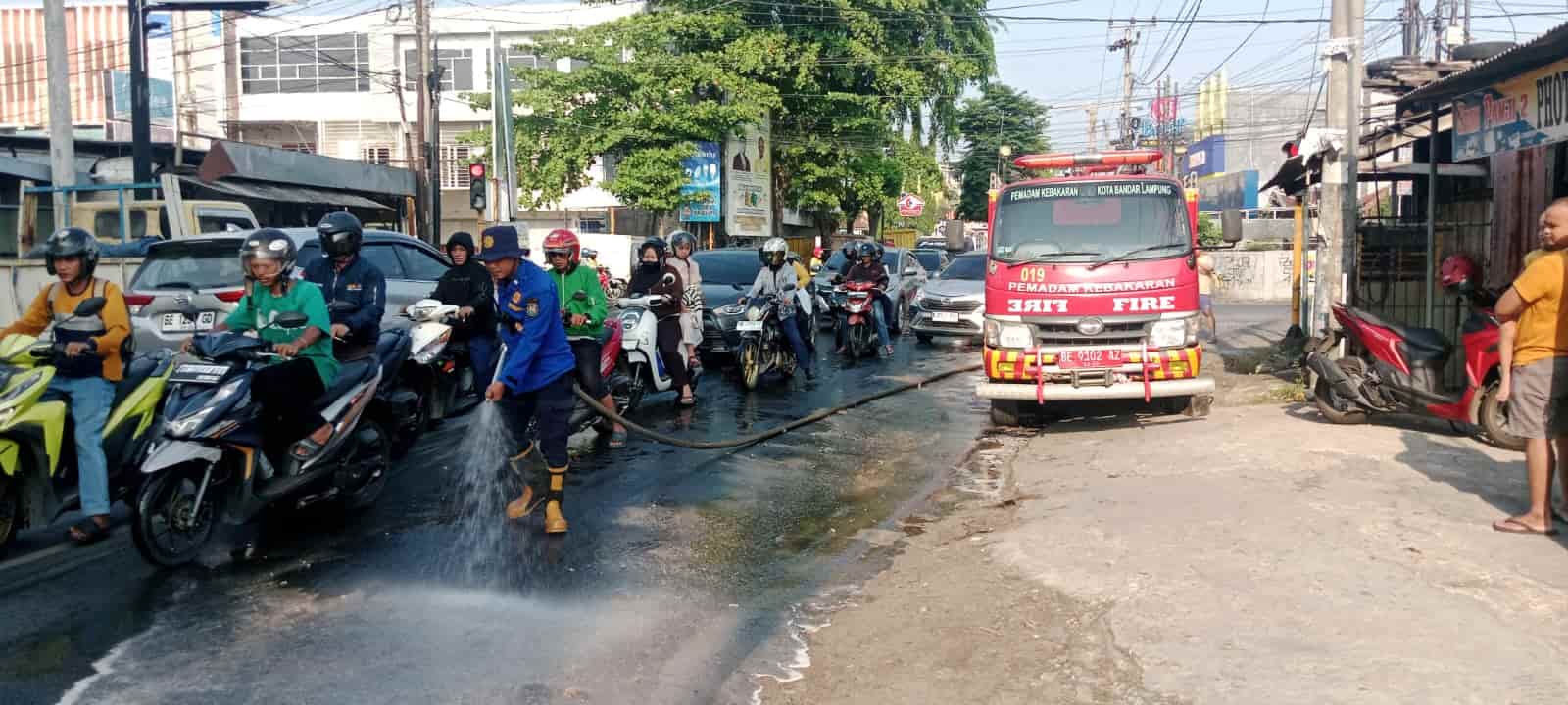Oli Berserakan di Jalan Urip Sumoharjo Polisi Selidiki Sumbernya