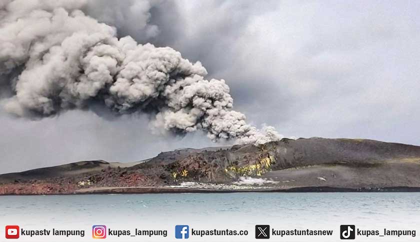 Anak Krakatau Erupsi Tiga Kali dalam Semalam, Warga Dilarang Mendekat 5 Kilometer