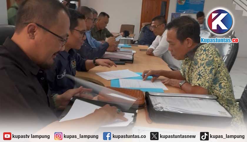 Wirahadikusumah dan Adi Kurniawan Resmi Serahkan Berkas Pencalonan ke TPP PWI Lampung