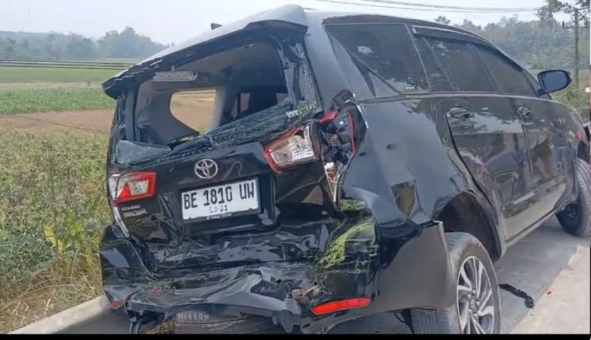 Fuso Tabrak Sejumlah Kendaraan di Pringsewu, Dua Orang Tewas