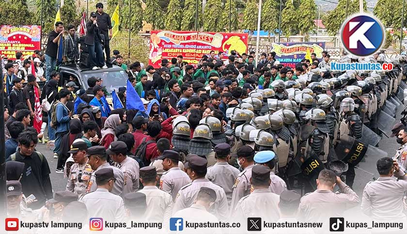 Tak Ada Perwakilan Pemerintah dan DPRD Menemui, Massa Aksi di Lampung Sempat Memanas