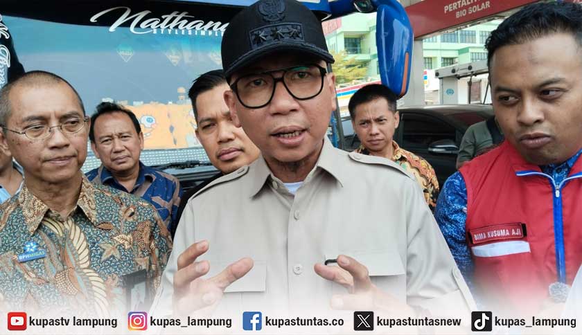 Antrean Solar Melonjak 30 Persen, Gubernur Turunkan Satpol PP Bantu Cek STNK