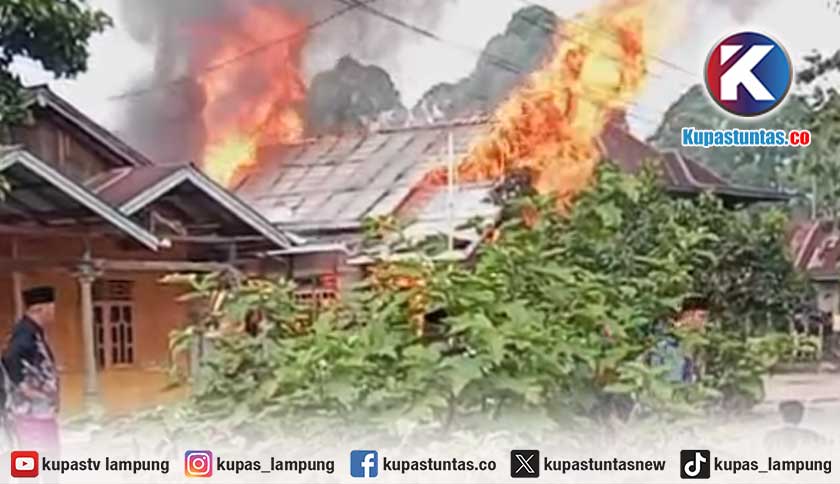 Rumah Warga Balak Lampung Barat Terbakar