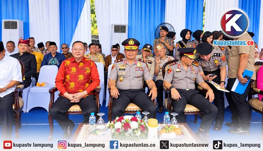 Hadiri Sertijab Kapolda Lampung, Sudin Apresiasi Pengabdian Irjen Helfi Assegaf dan Sambut Brigjen Yustan Alpiani