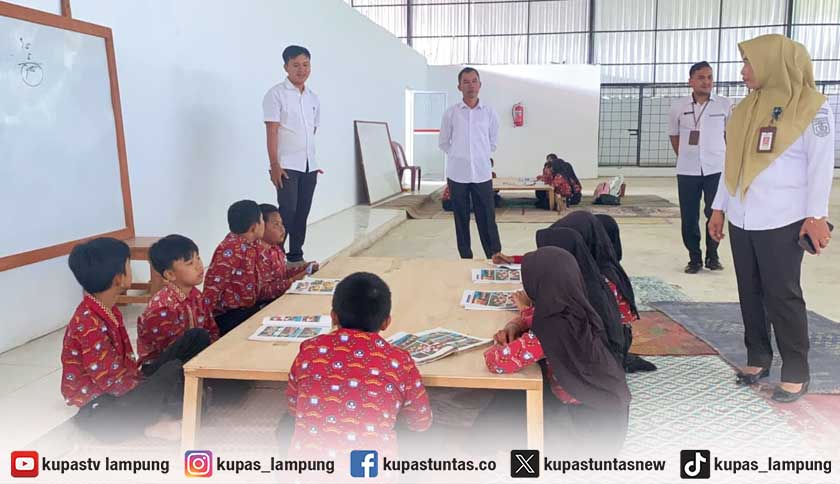 Gedung Sekolah Direhab, Siswa SDN Sukaraja Lampung Barat Belajar di Gedung KDKMP