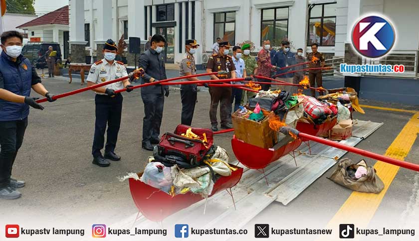 Kejari Lampung Selatan Musnahkan 38,3 Kg Sabu dan 1.349 Cartridge Etomidate