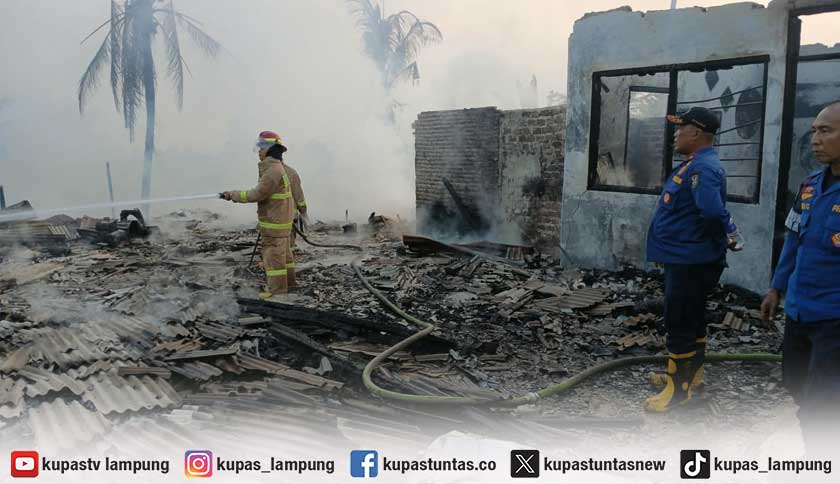 Api Lahap Gudang Mebel di Sukadanaham Bandar Lampung, Kerugian Ditaksir Rp50 Juta