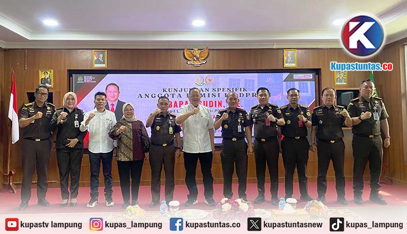 Kunjungi Kejari Bandar Lampung, Sudin Terima Paparan Penanganan Perkara dan Aspirasi Jaksa