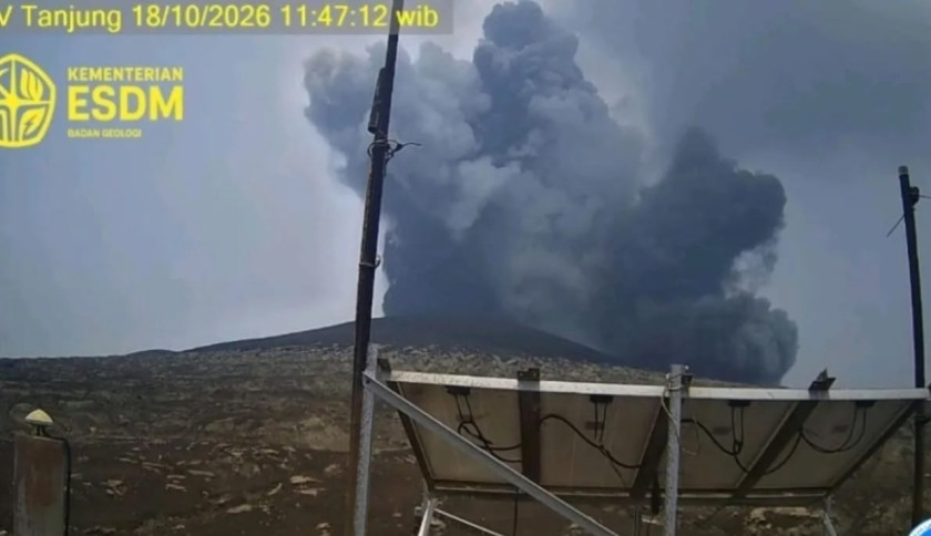 Gunung Anak Krakatau Erupsi Tiga Kali, Kolom Abu Tertinggi Capai 500 Meter