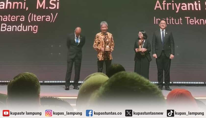 Berhasil Hilirisasi Riset ke Industri, Rektor Itera Raih Inovator Award dari Danantara