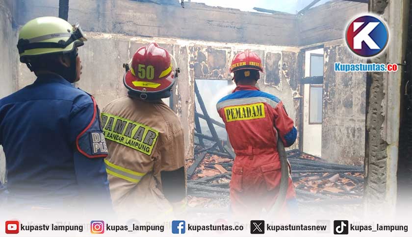 Gedung Kosong Milik Kejari Bandar Lampung Terbakar, Damkar Kerahkan 45 Personel