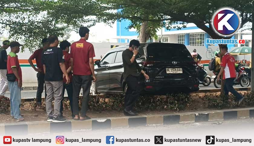 Avanza Tabrak Motor Mahasiswa di Depan RS Unila, Pengendara Alami Luka Lecet